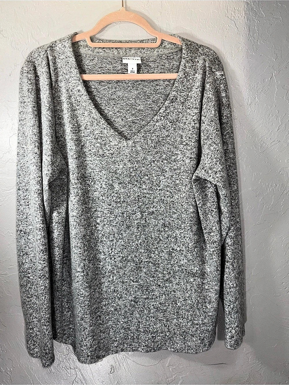 Ava & Viv Gray V-Neck Tunic XL Like New